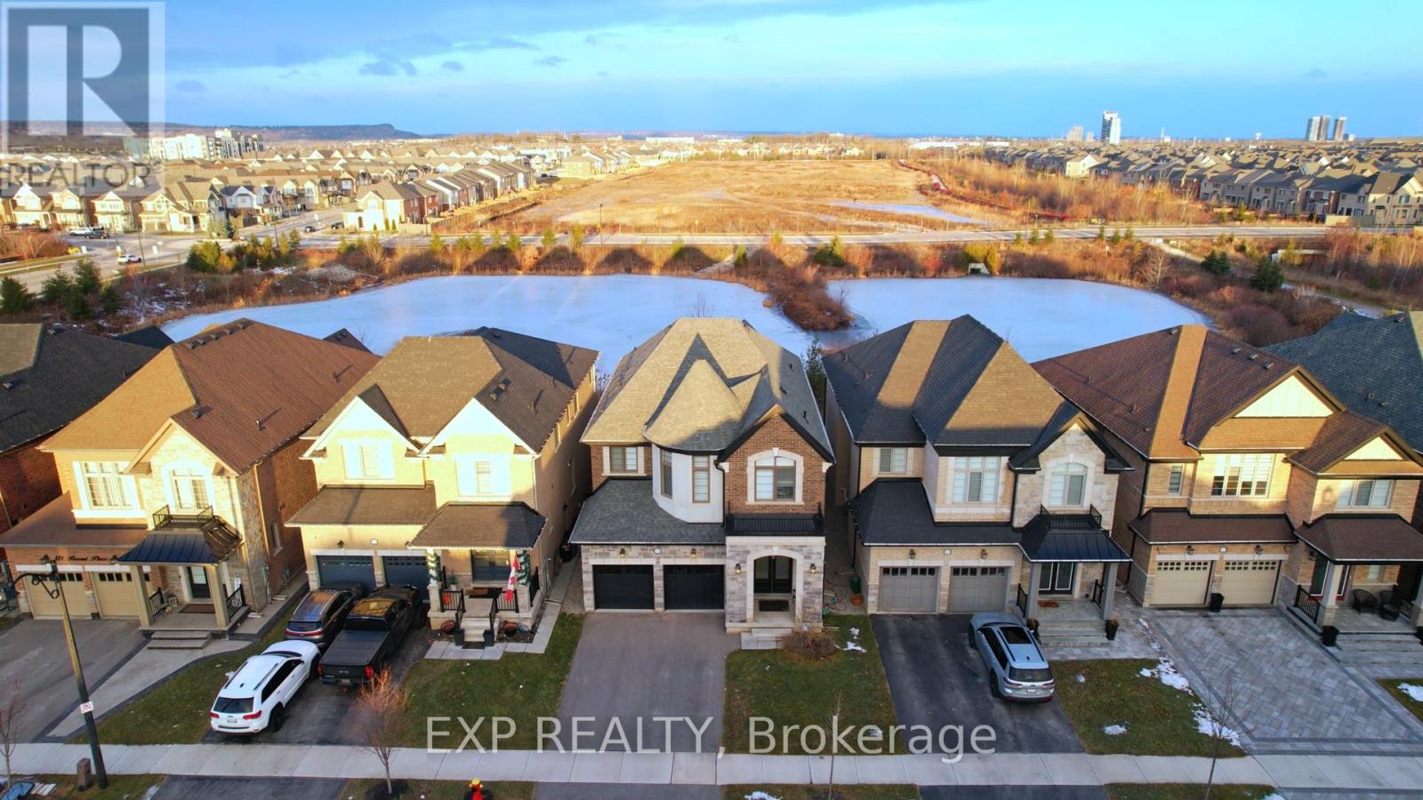 429 Parent Place, Milton, Ontario  L9E 1L2 - Photo 2 - W12707060