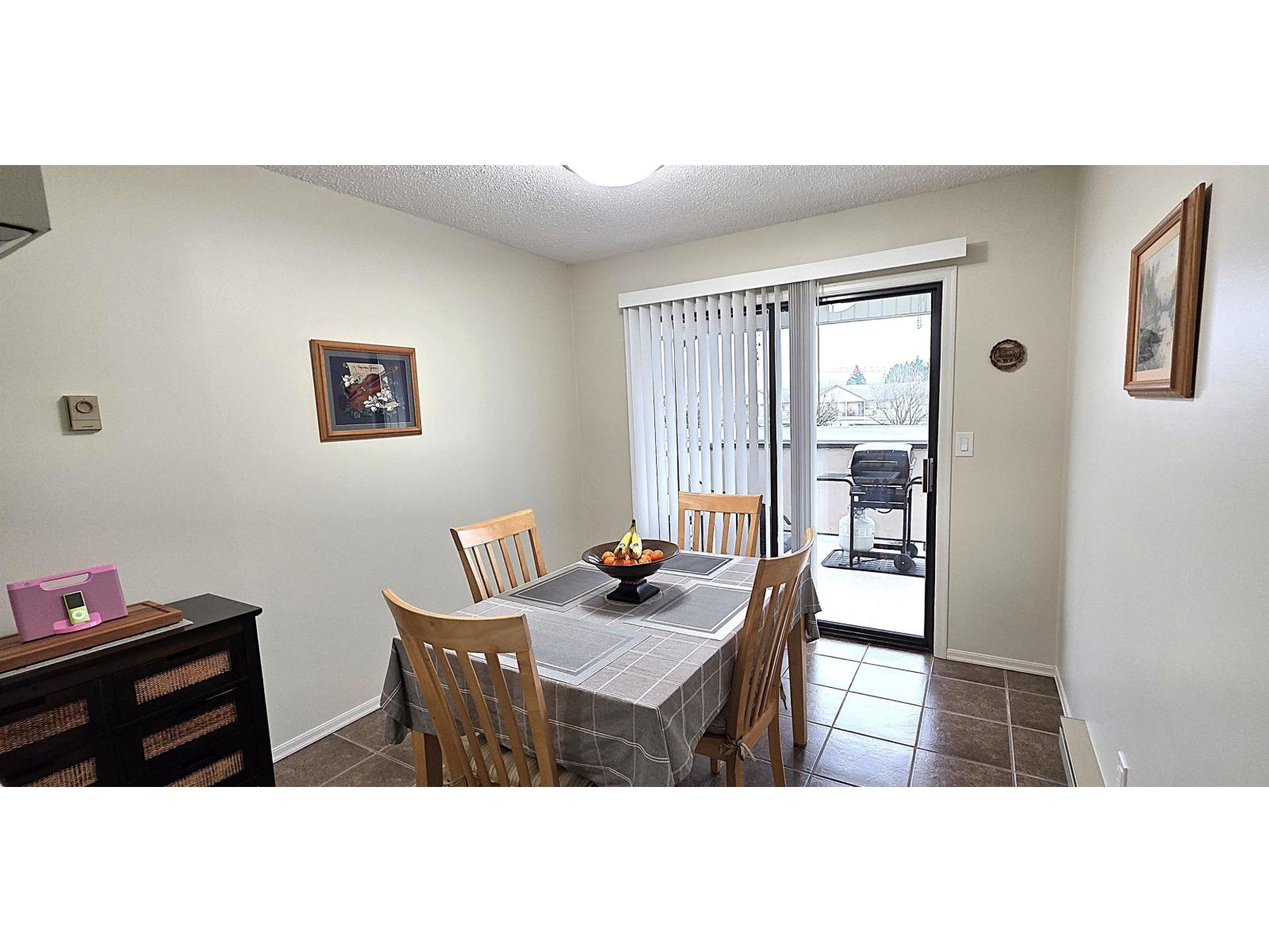 8 32959 George Ferguson Way, Abbotsford, British Columbia  V2S 7W9 - Photo 8 - R3079250