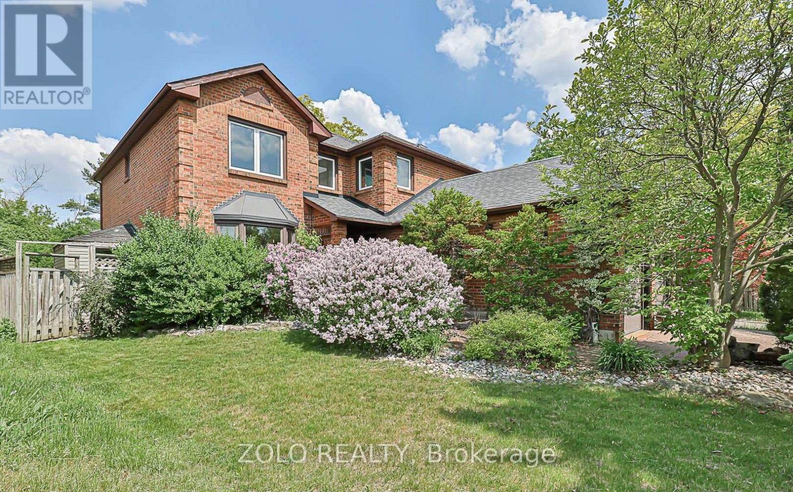 17 Hart Street, Richmond Hill, Ontario  L4C 8X2 - Photo 2 - N12707064