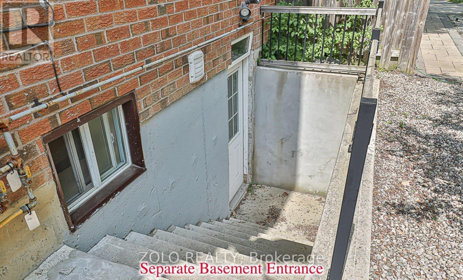 17 Hart Street, Richmond Hill, Ontario  L4C 8X2 - Photo 36 - N12707064