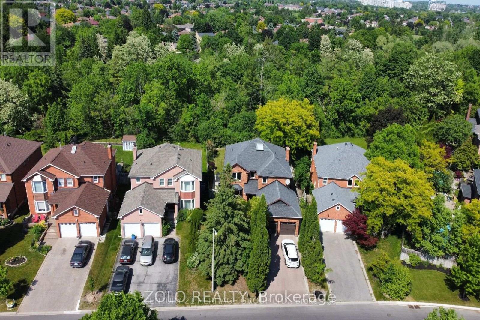 17 Hart Street, Richmond Hill, Ontario  L4C 8X2 - Photo 4 - N12707064