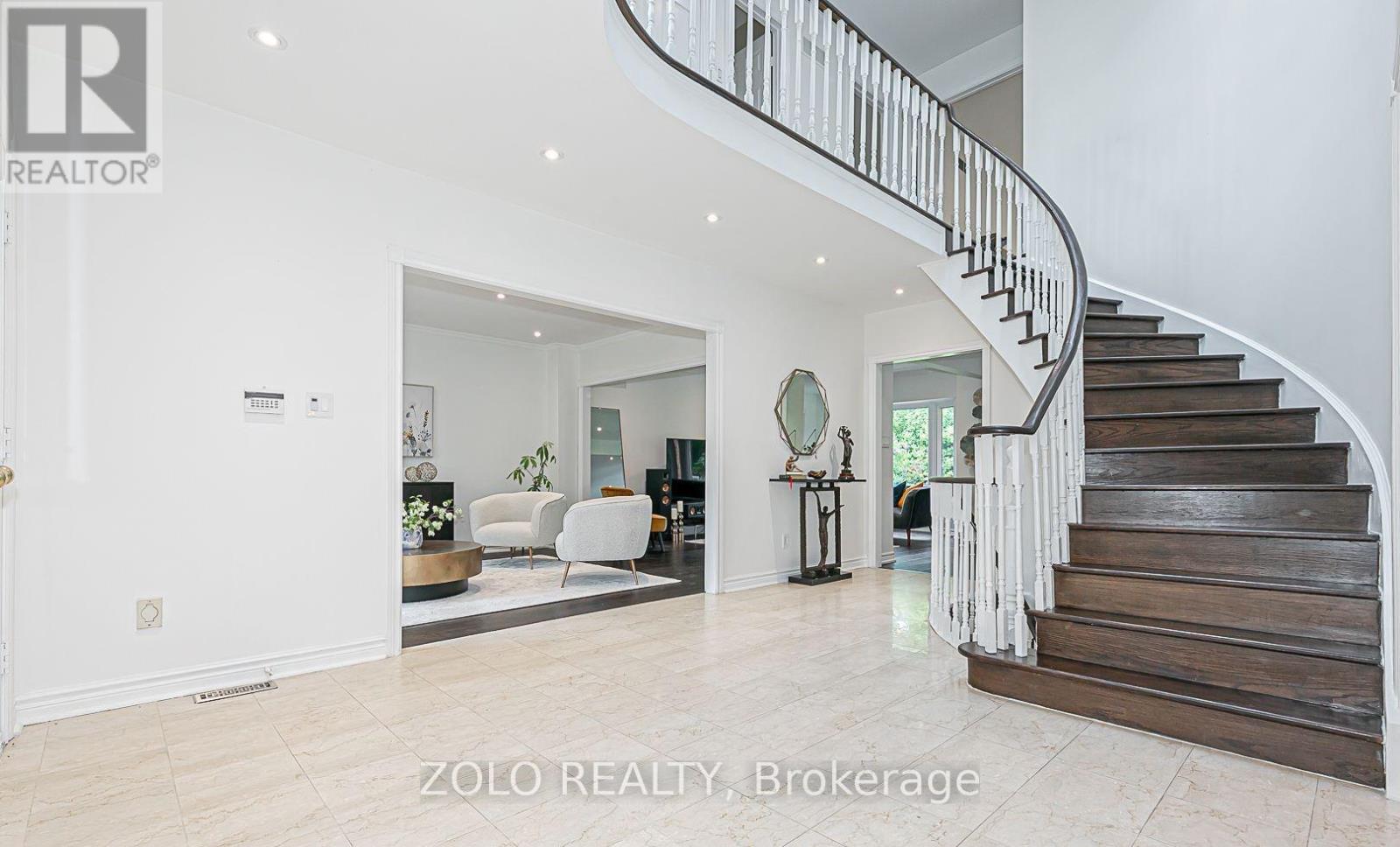 17 Hart Street, Richmond Hill, Ontario  L4C 8X2 - Photo 9 - N12707064