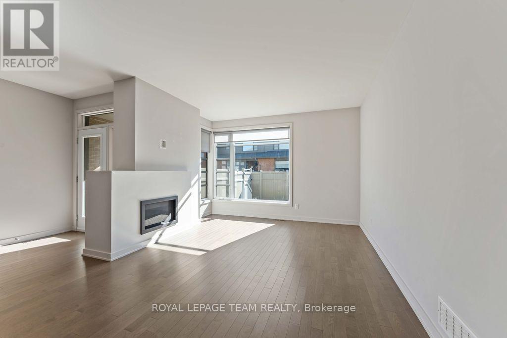 1052 Lunar Glow Crescent, Ottawa, Ontario  K4M 0J9 - Photo 10 - X12702078