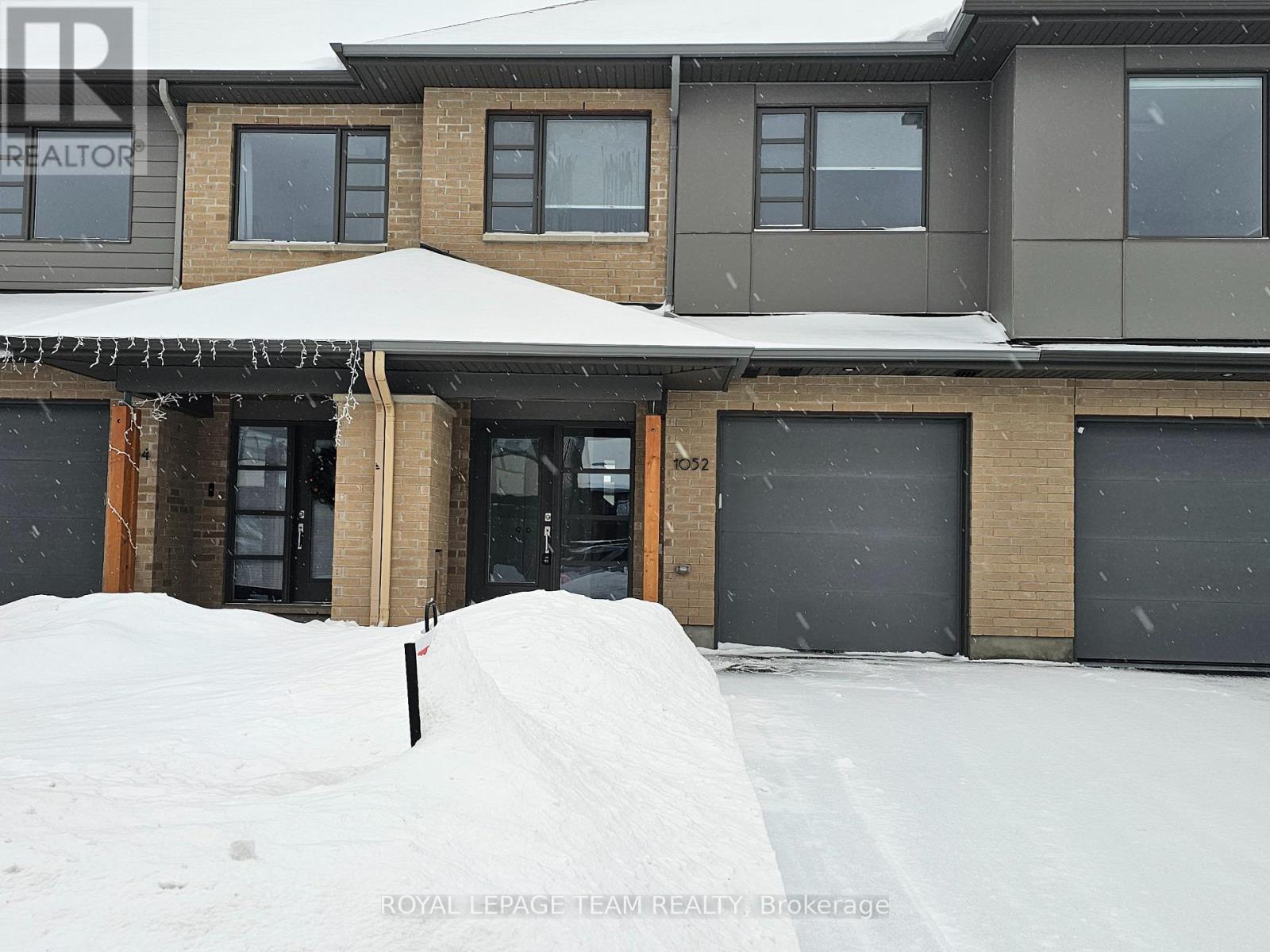 1052 LUNAR GLOW CRESCENT, Ottawa, Ontario