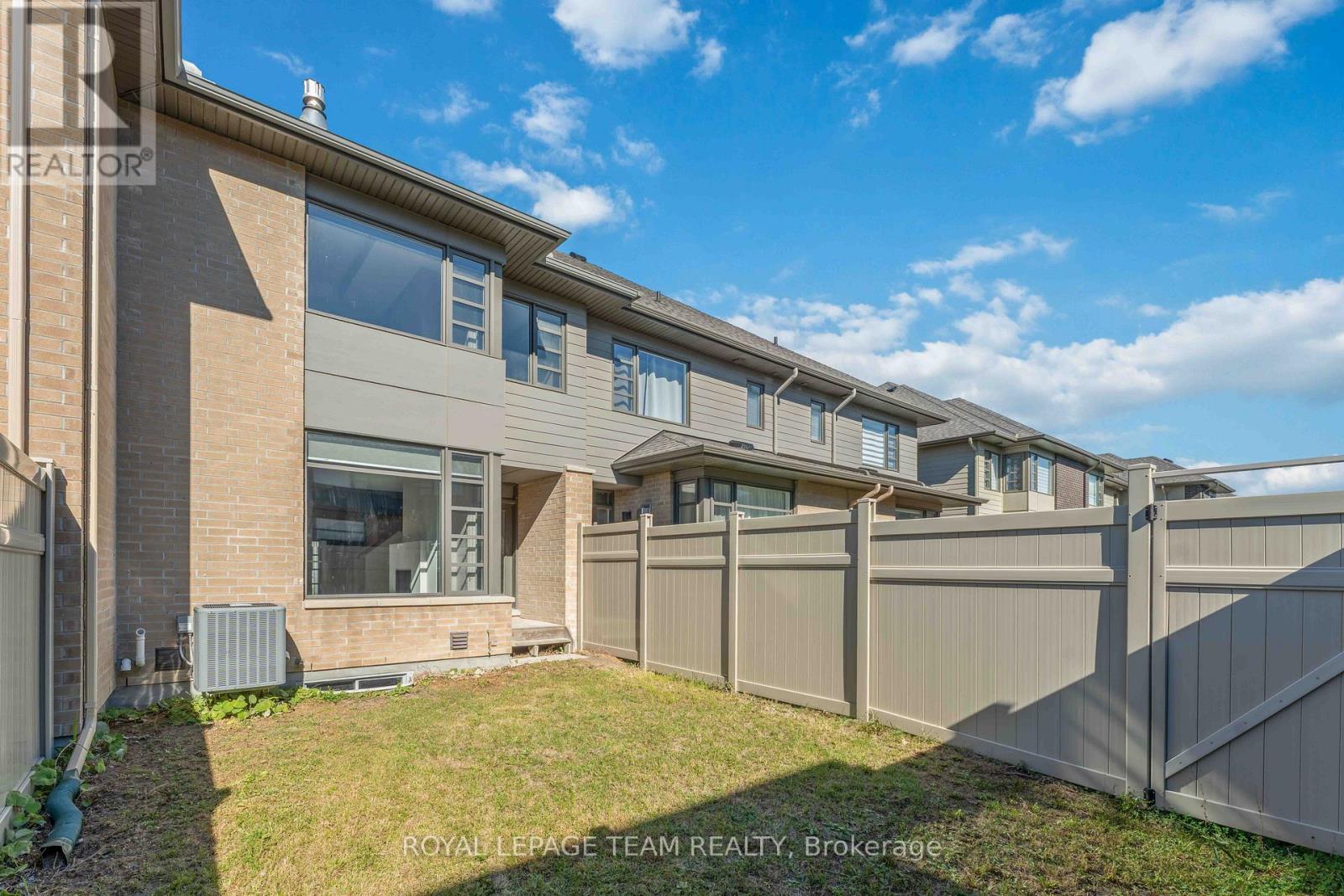 1052 Lunar Glow Crescent, Ottawa, Ontario  K4M 0J9 - Photo 24 - X12702078