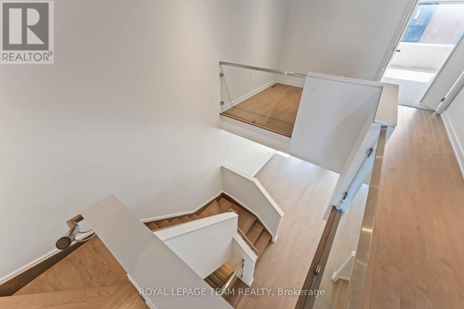 1052 Lunar Glow Crescent, Ottawa, Ontario  K4M 0J9 - Photo 12 - X12702078