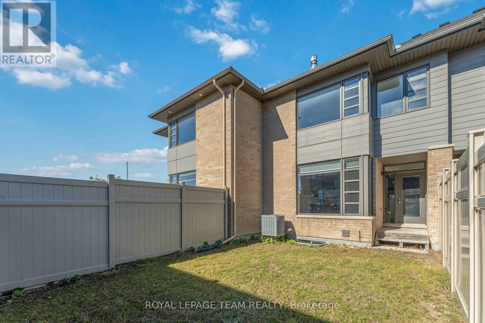 1052 Lunar Glow Crescent, Ottawa, Ontario  K4M 0J9 - Photo 22 - X12702078