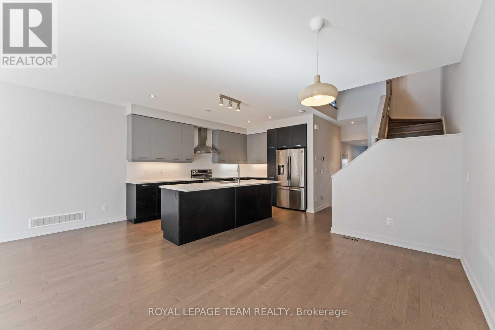 1052 Lunar Glow Crescent, Ottawa, Ontario  K4M 0J9 - Photo 8 - X12702078