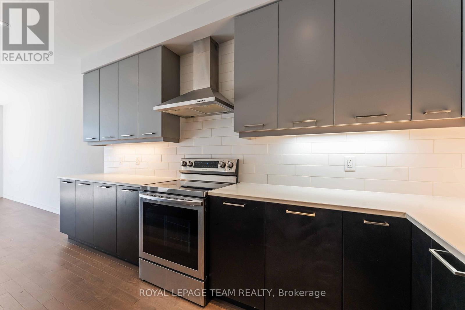 1052 Lunar Glow Crescent, Ottawa, Ontario  K4M 0J9 - Photo 7 - X12702078