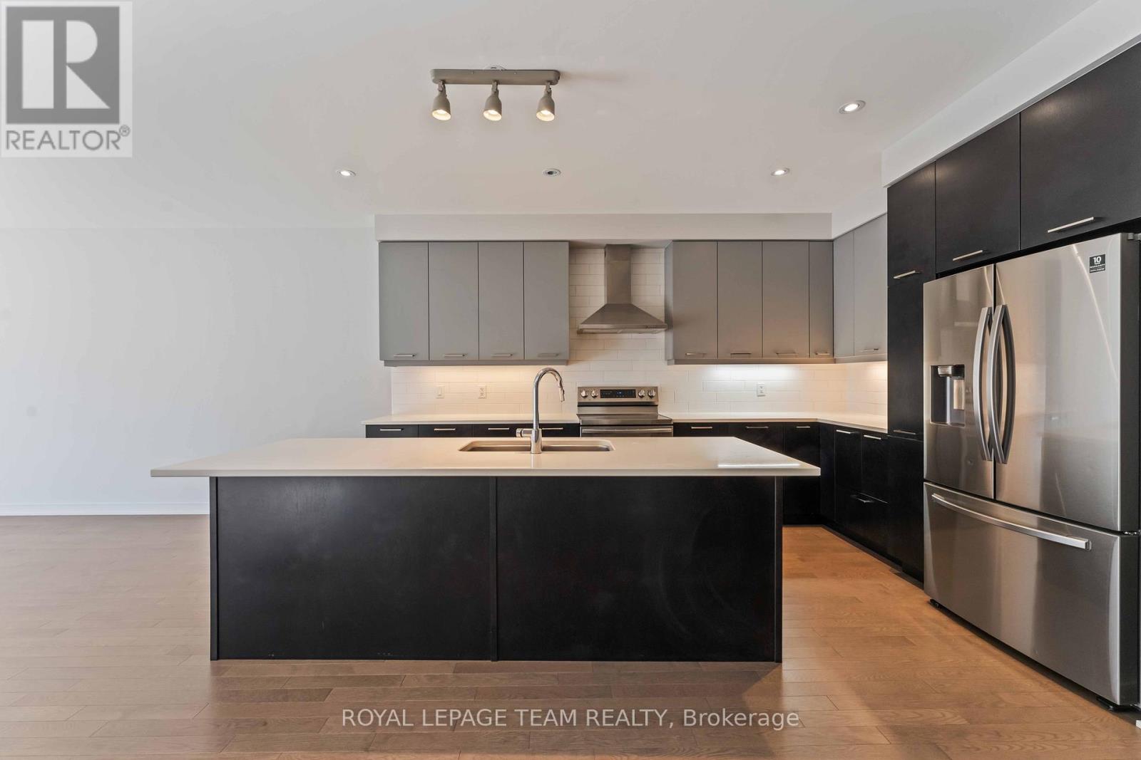 1052 Lunar Glow Crescent, Ottawa, Ontario  K4M 0J9 - Photo 6 - X12702078