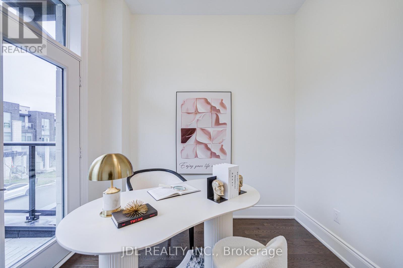 94 Carrville Woods Circle, Vaughan, Ontario  L6A 4Z6 - Photo 16 - N12707068