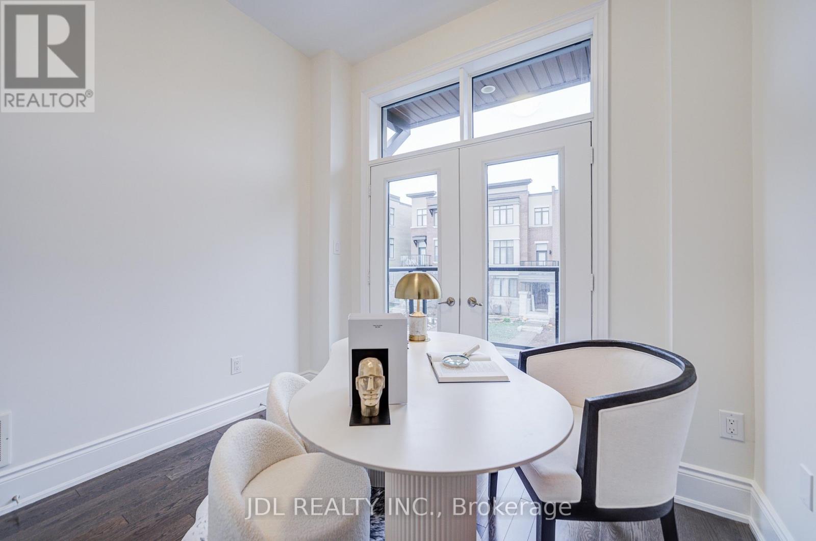 94 Carrville Woods Circle, Vaughan, Ontario  L6A 4Z6 - Photo 17 - N12707068