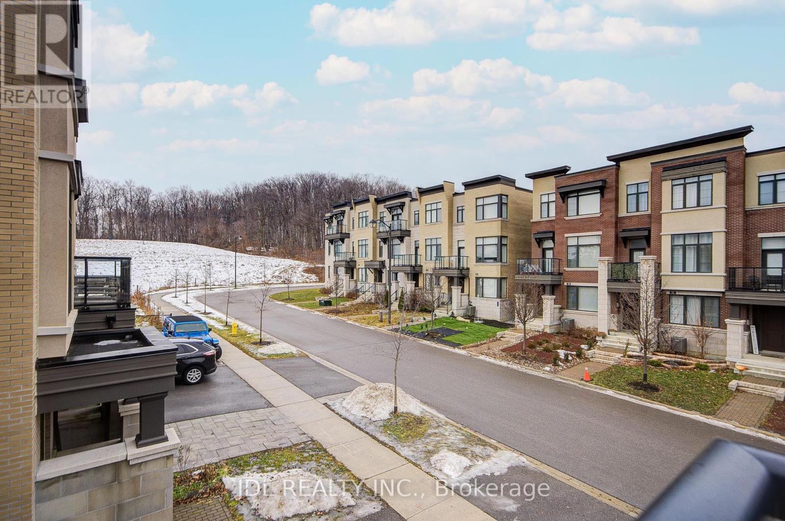 94 Carrville Woods Circle, Vaughan, Ontario  L6A 4Z6 - Photo 18 - N12707068