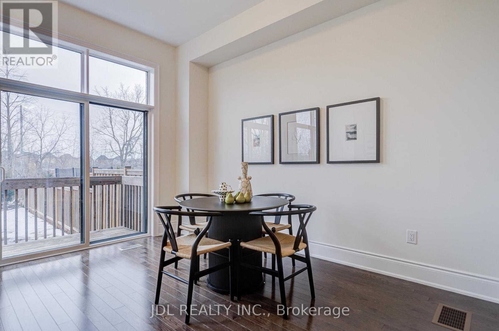 94 Carrville Woods Circle, Vaughan, Ontario  L6A 4Z6 - Photo 26 - N12707068