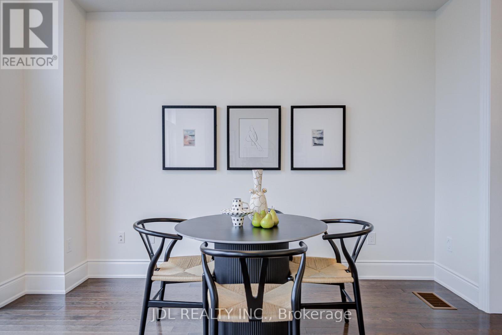 94 Carrville Woods Circle, Vaughan, Ontario  L6A 4Z6 - Photo 27 - N12707068