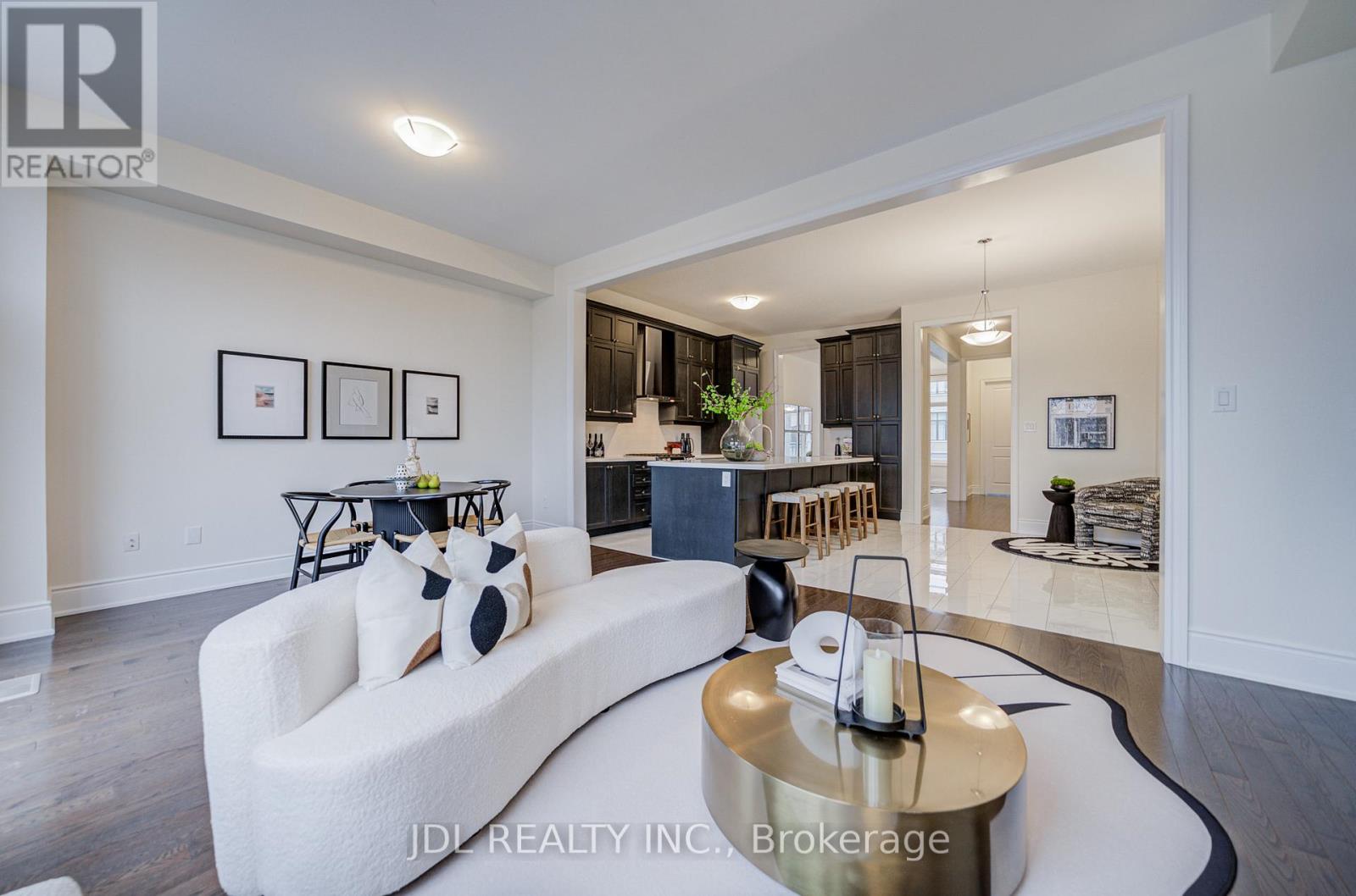 94 Carrville Woods Circle, Vaughan, Ontario  L6A 4Z6 - Photo 32 - N12707068