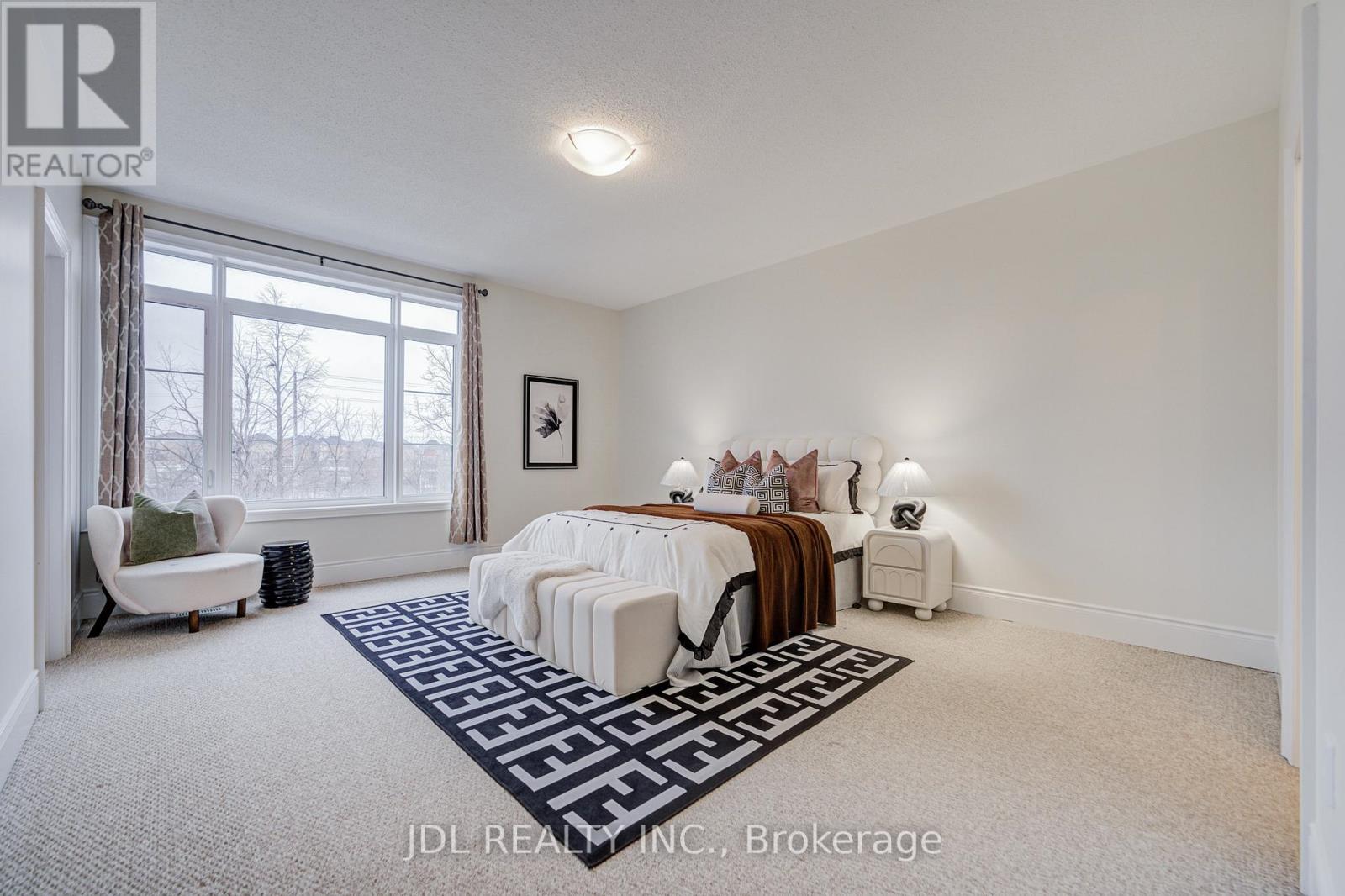 94 Carrville Woods Circle, Vaughan, Ontario  L6A 4Z6 - Photo 34 - N12707068