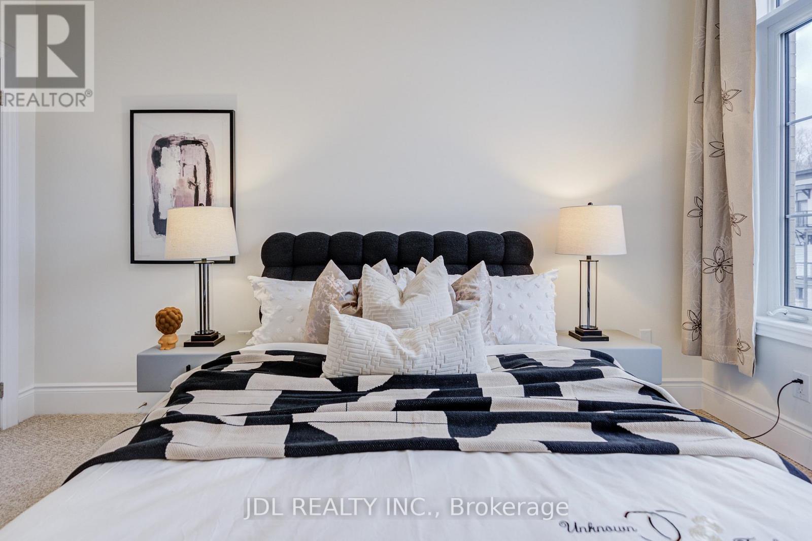 94 Carrville Woods Circle, Vaughan, Ontario  L6A 4Z6 - Photo 42 - N12707068