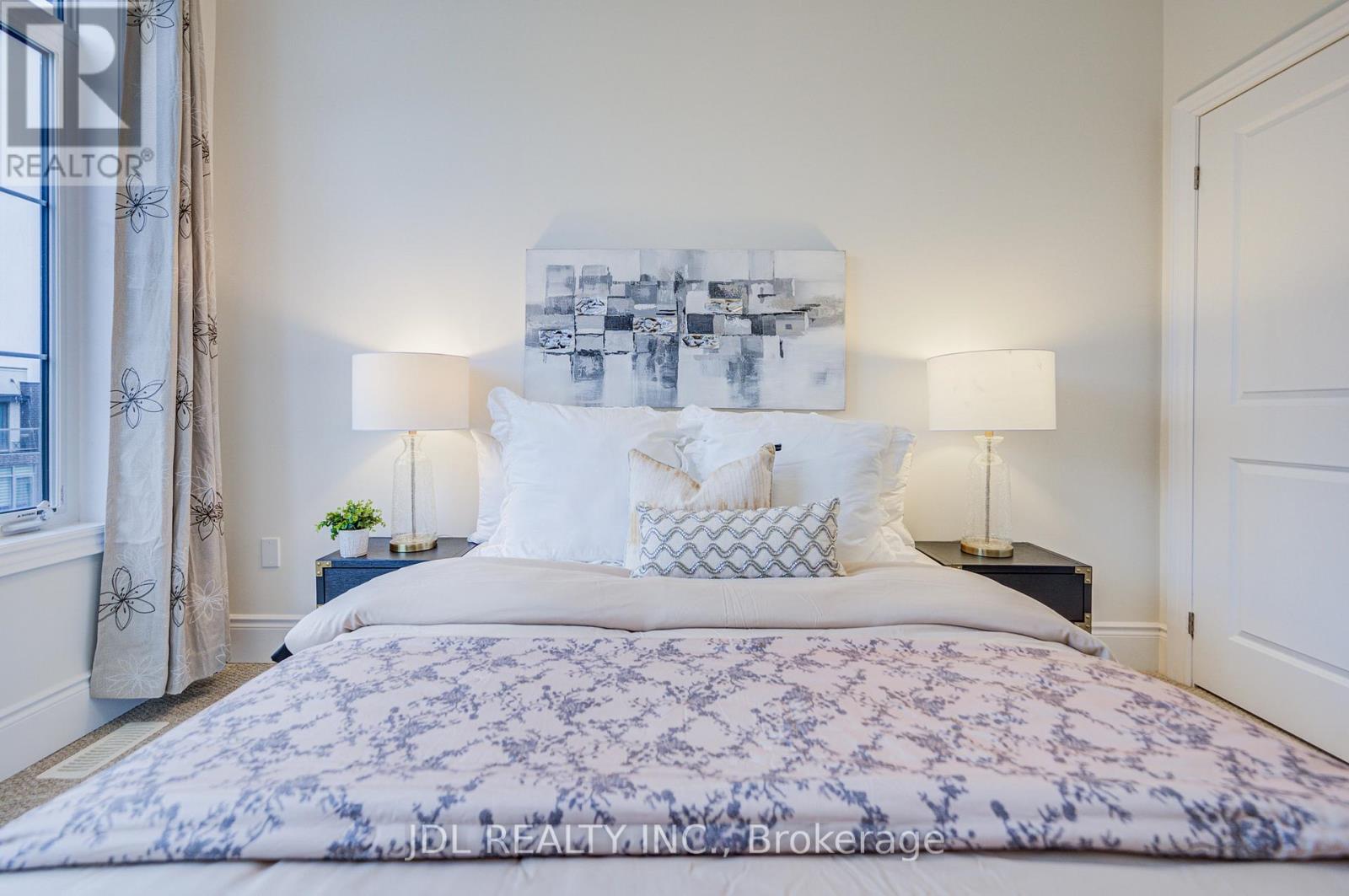 94 Carrville Woods Circle, Vaughan, Ontario  L6A 4Z6 - Photo 45 - N12707068