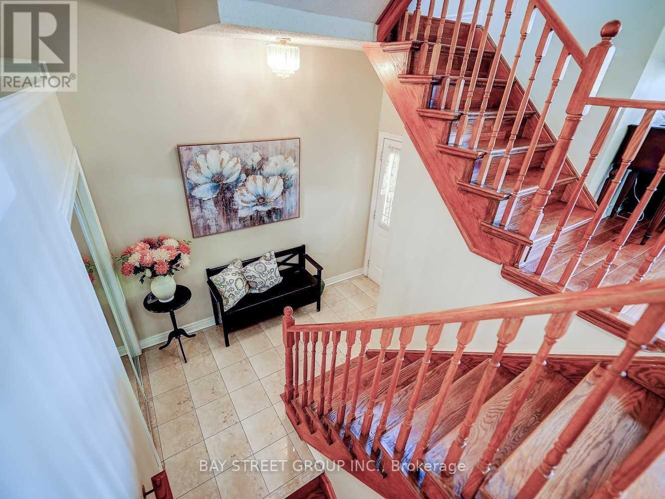 152 Leitchcroft Crescent, Markham, Ontario  L3T 7T6 - Photo 2 - N12707076