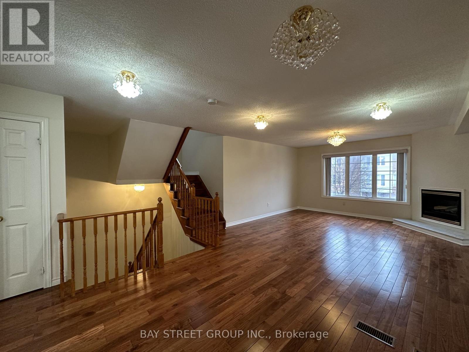 152 Leitchcroft Crescent, Markham, Ontario  L3T 7T6 - Photo 6 - N12707076