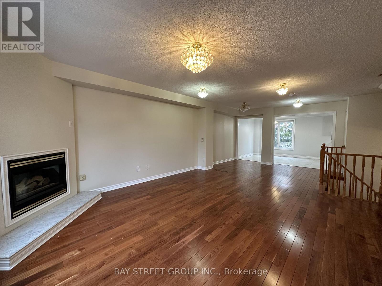 152 Leitchcroft Crescent, Markham, Ontario  L3T 7T6 - Photo 7 - N12707076