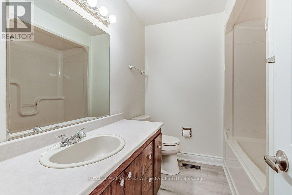 1196 Grange Road, Oakville, Ontario  L6H 1P7 - Photo 18 - W12707070