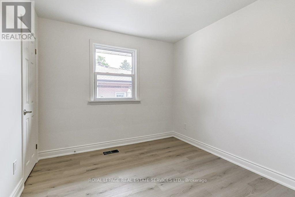 1196 Grange Road, Oakville, Ontario  L6H 1P7 - Photo 19 - W12707070