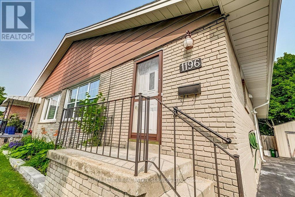 1196 Grange Road, Oakville, Ontario  L6H 1P7 - Photo 5 - W12707070