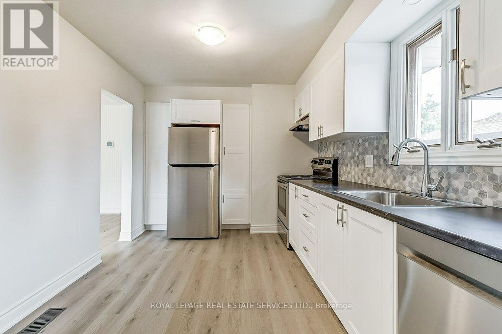 1196 Grange Road, Oakville, Ontario  L6H 1P7 - Photo 8 - W12707070