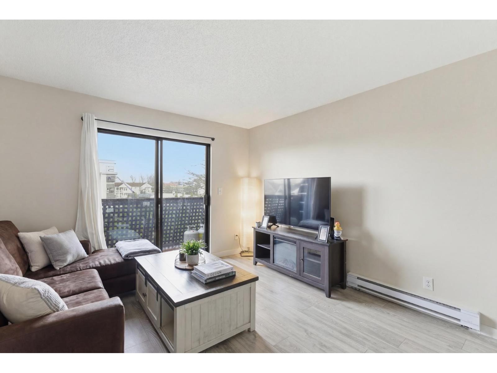 306 5906 176a Street, Surrey, British Columbia  V3S 4H7 - Photo 1 - R3080138