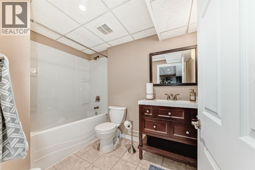 108 Seagreen Lane, Chestermere, Alberta  T1X 0E8 - Photo 38 - A2279964