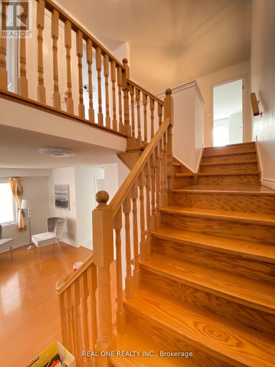 72 Weatherill Road, Markham, Ontario  L6C 2P5 - Photo 12 - N12707100