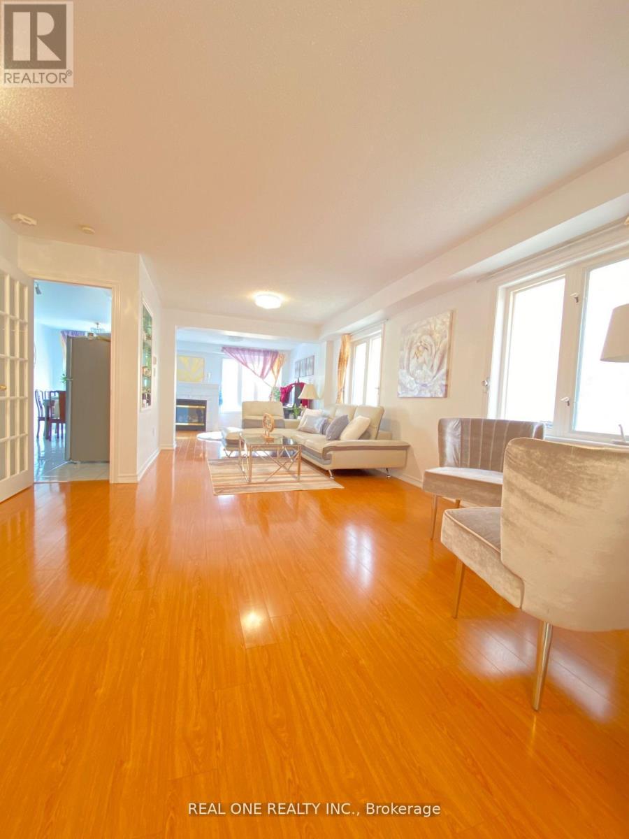 72 Weatherill Road, Markham, Ontario  L6C 2P5 - Photo 2 - N12707100