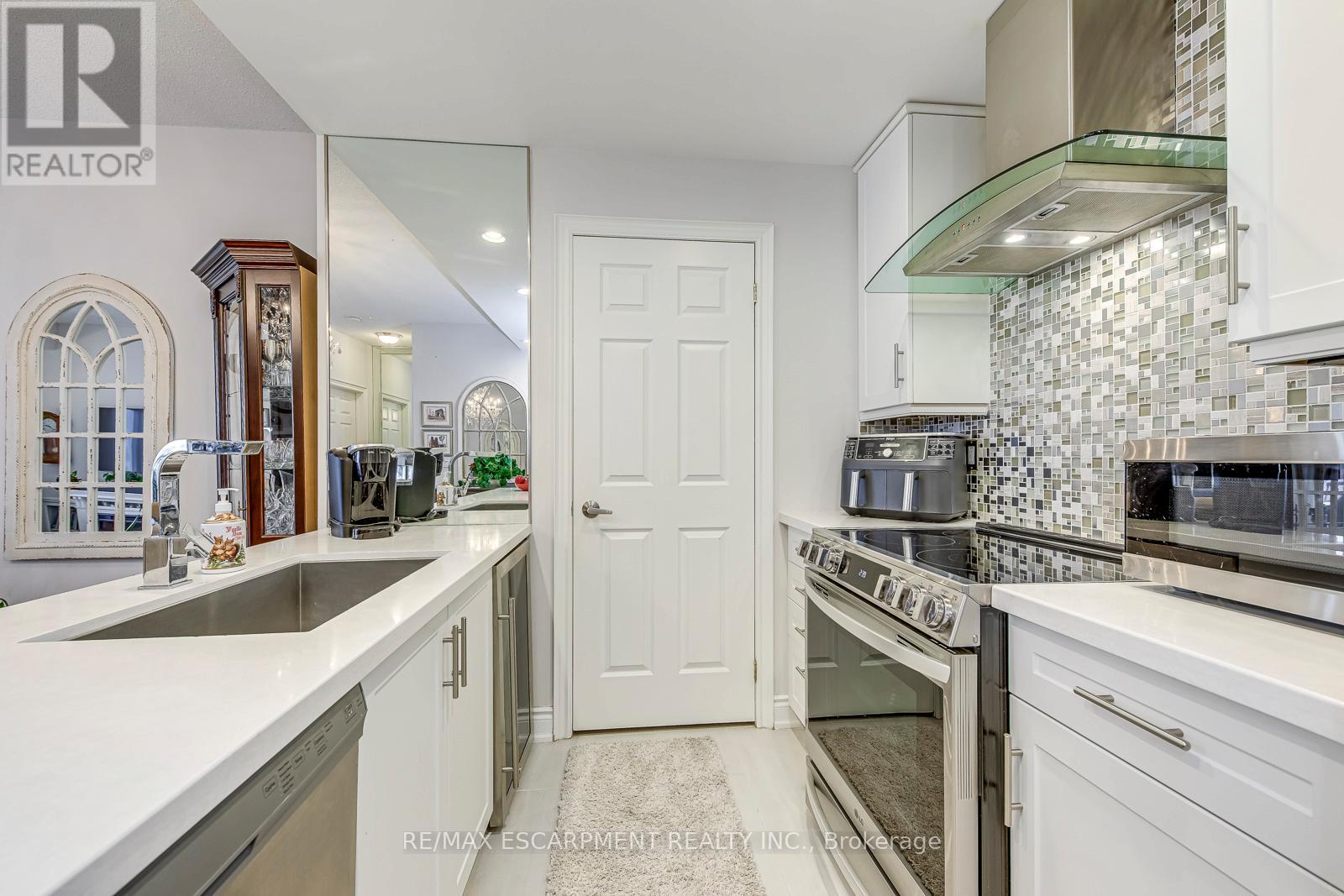 515 - 399 Elizabeth Street, Burlington, Ontario  L7R 0A4 - Photo 11 - W12707098