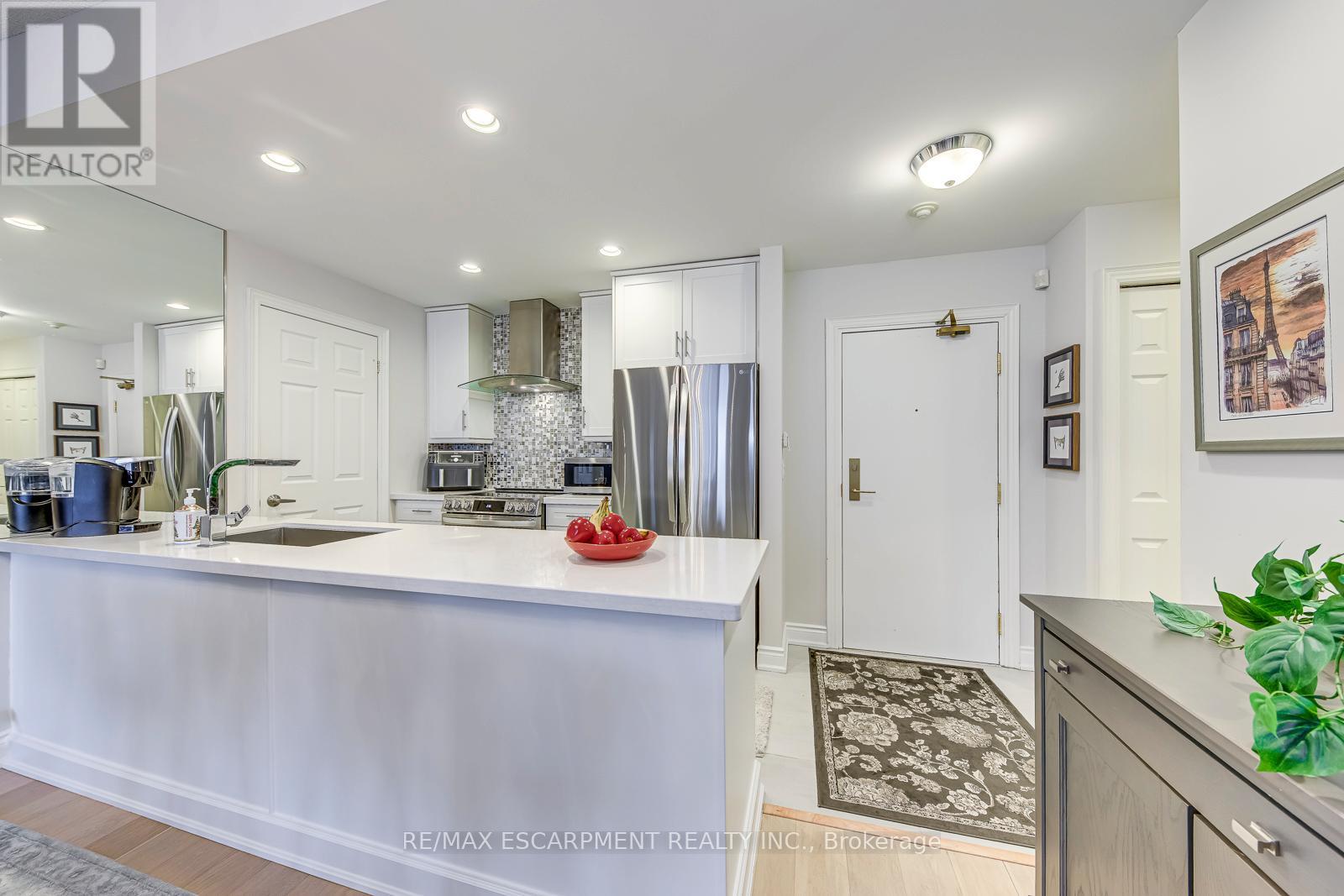 515 - 399 Elizabeth Street, Burlington, Ontario  L7R 0A4 - Photo 8 - W12707098