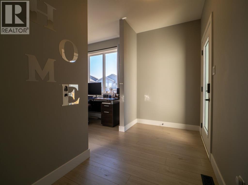 57 Goldenrod Place W, Lethbridge, Alberta  T1J 5W9 - Photo 5 - A2279099