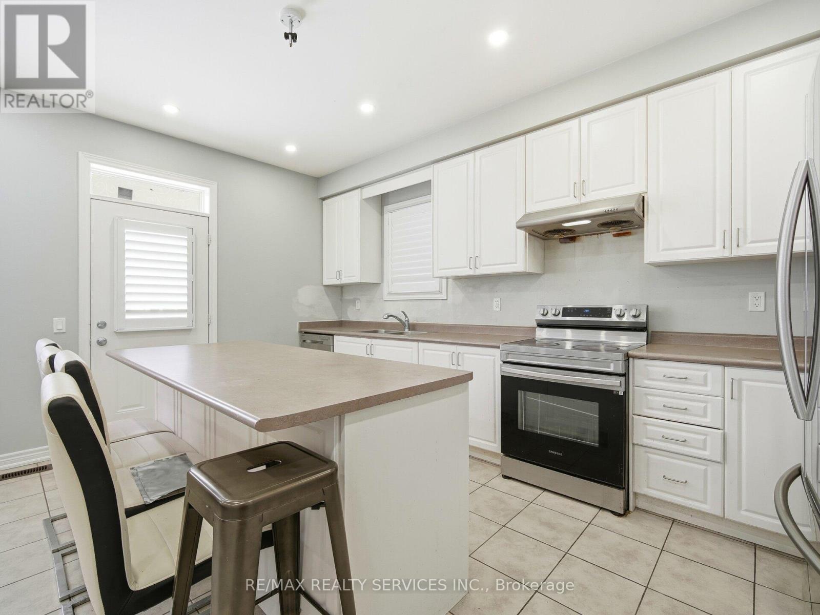 14 Deer Ridge Trail, Caledon, Ontario  L7C 3Z7 - Photo 10 - W12706220