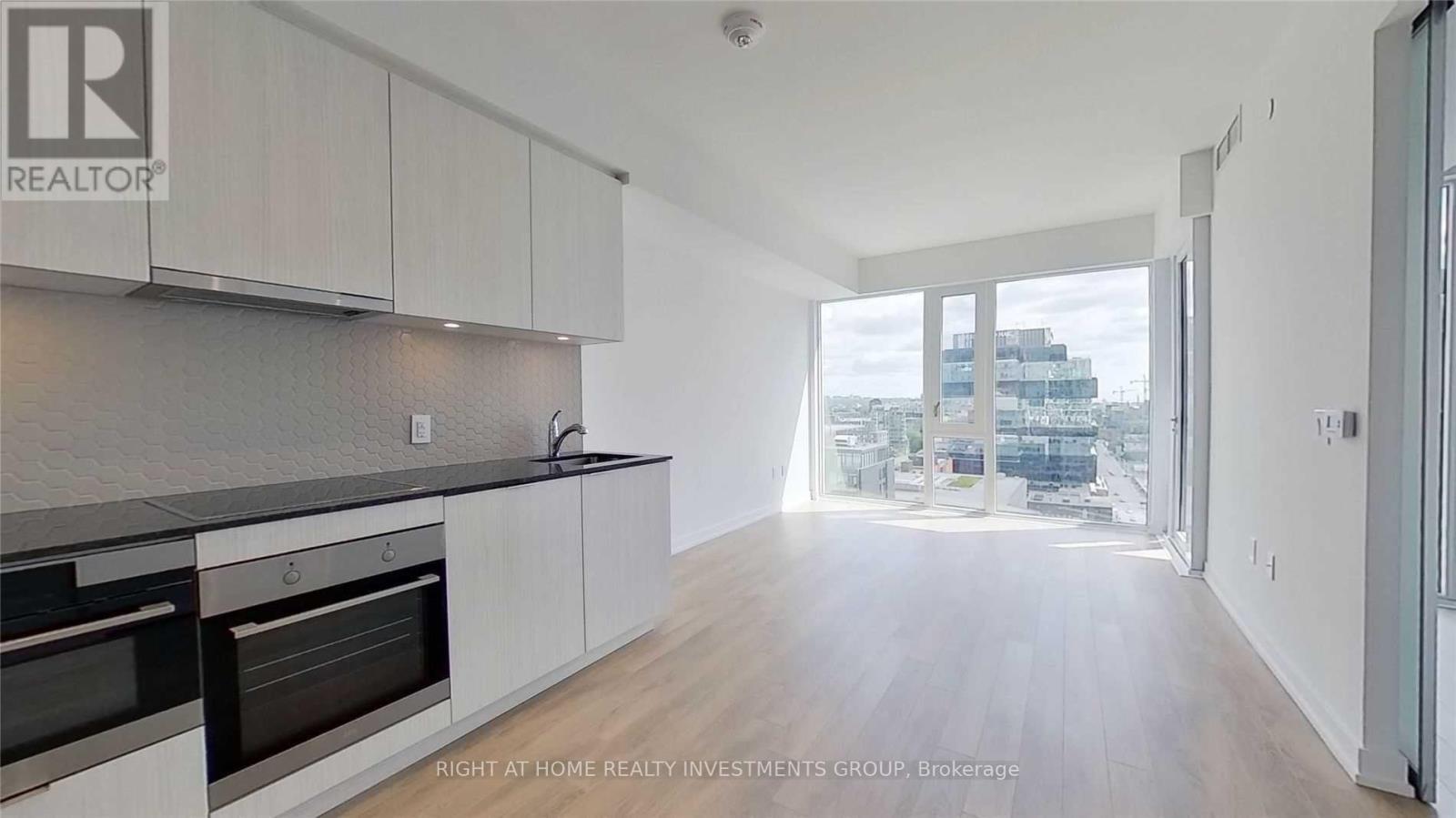 1711 - 158 Front Street E, Toronto, Ontario  M5A 0K9 - Photo 2 - C12707112