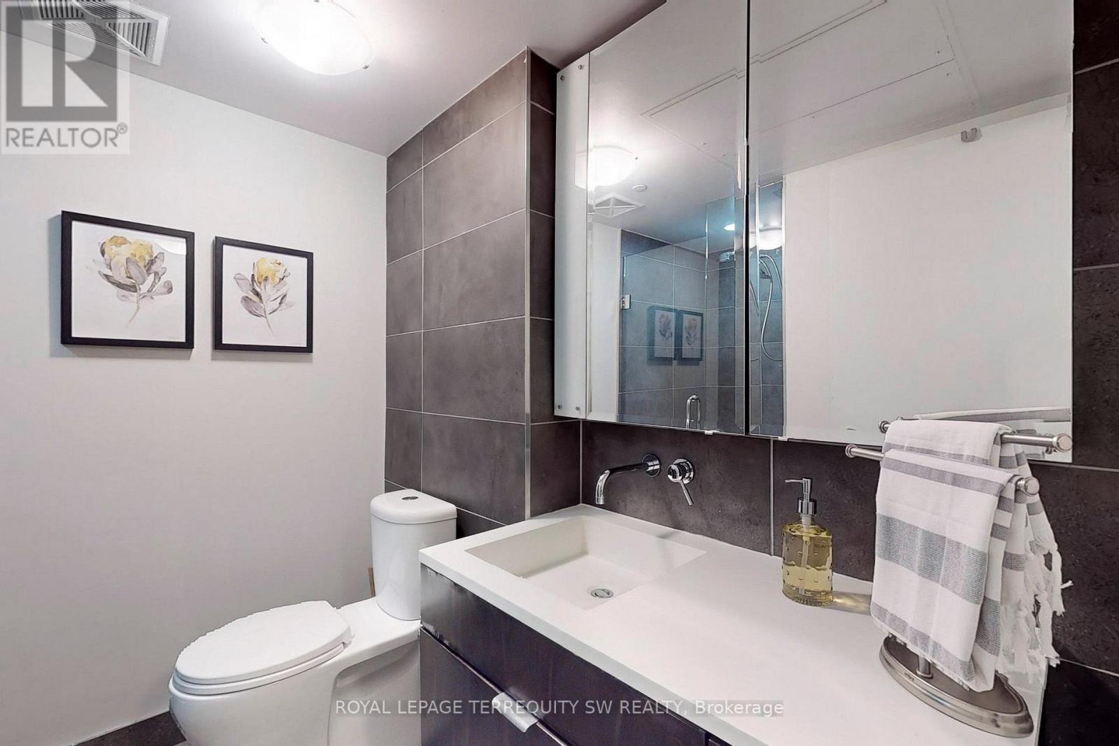 601 - 508 Wellington Street W, Toronto, Ontario  M5V 0K8 - Photo 26 - C12707140