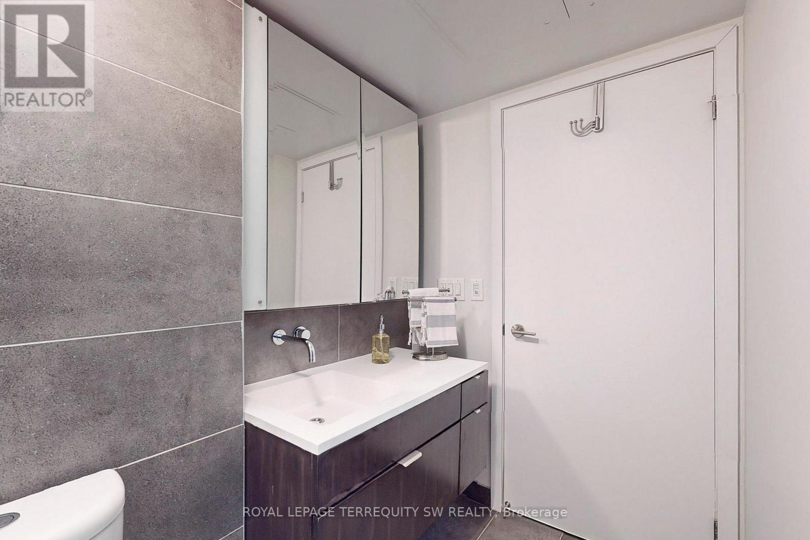 601 - 508 Wellington Street W, Toronto, Ontario  M5V 0K8 - Photo 28 - C12707140