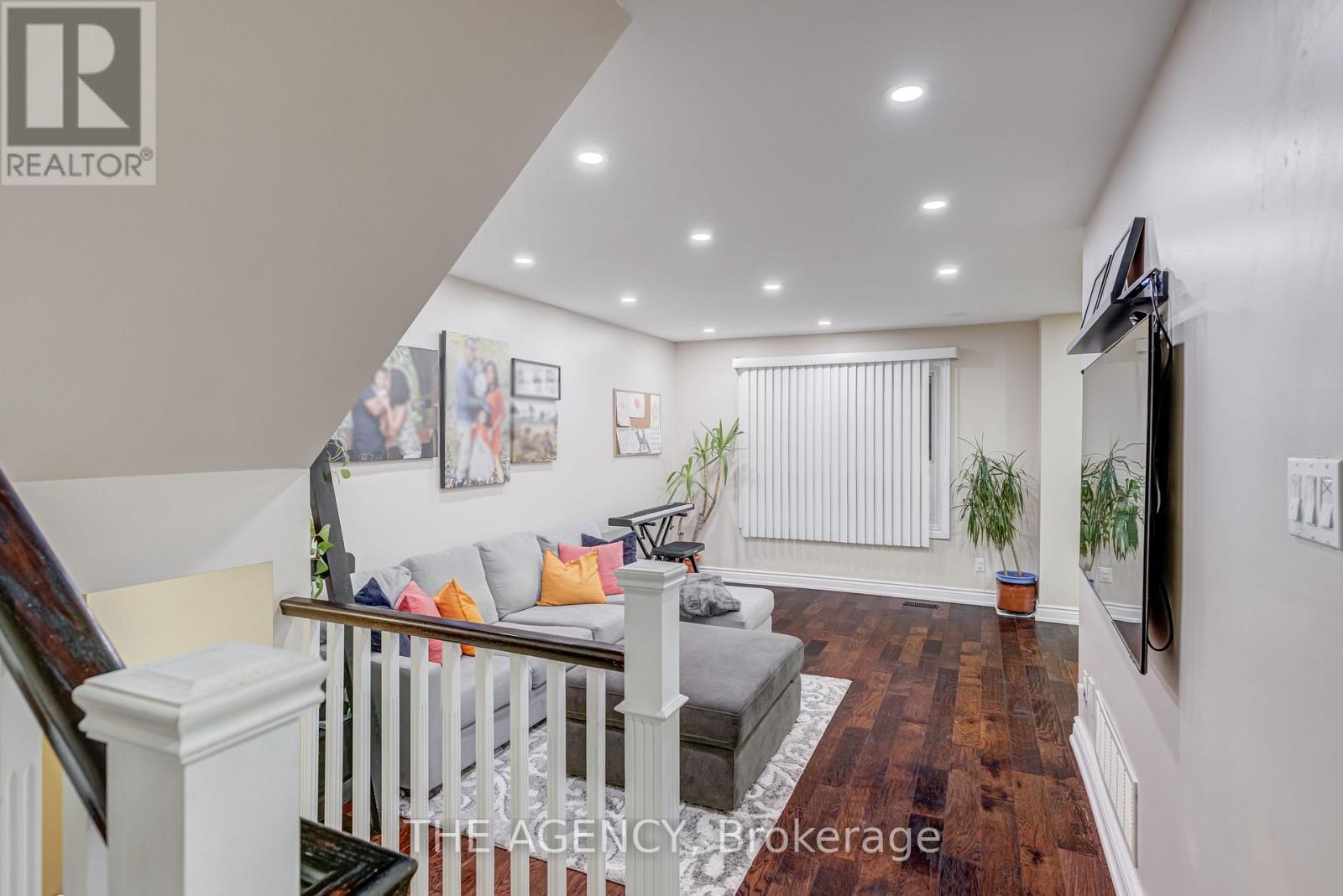 513 Alder Court, Pickering, Ontario  L1V 4T2 - Photo 3 - E12707128