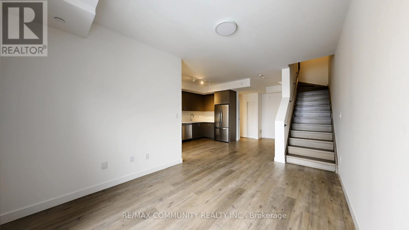 30 Markdale Lane, Markham, Ontario  L3S 0E3 - Photo 7 - N12707142