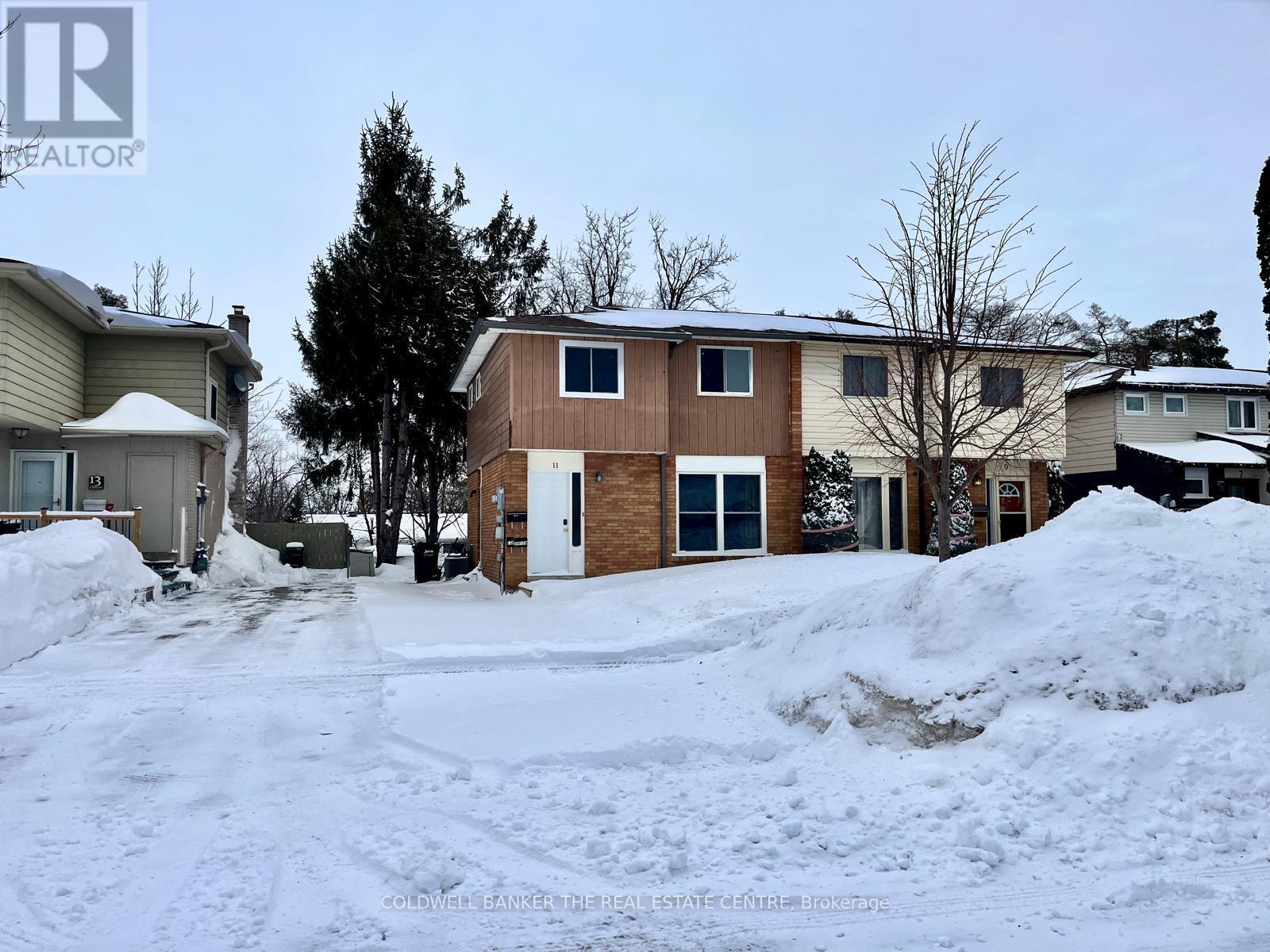 11 Chaucer Crescent, Barrie, Ontario  L4N 4T8 - Photo 1 - S12707126