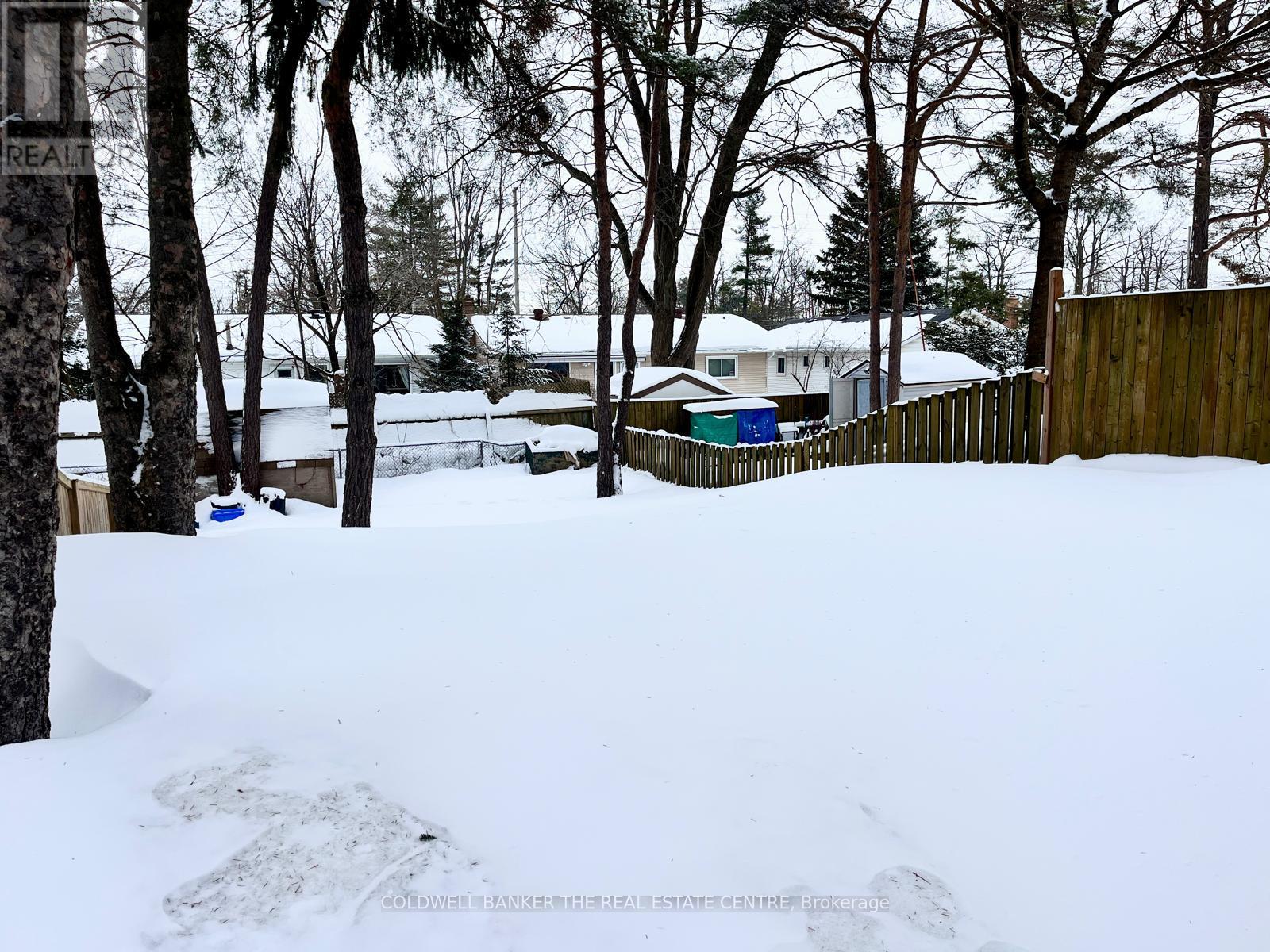 11 Chaucer Crescent, Barrie, Ontario  L4N 4T8 - Photo 3 - S12707126