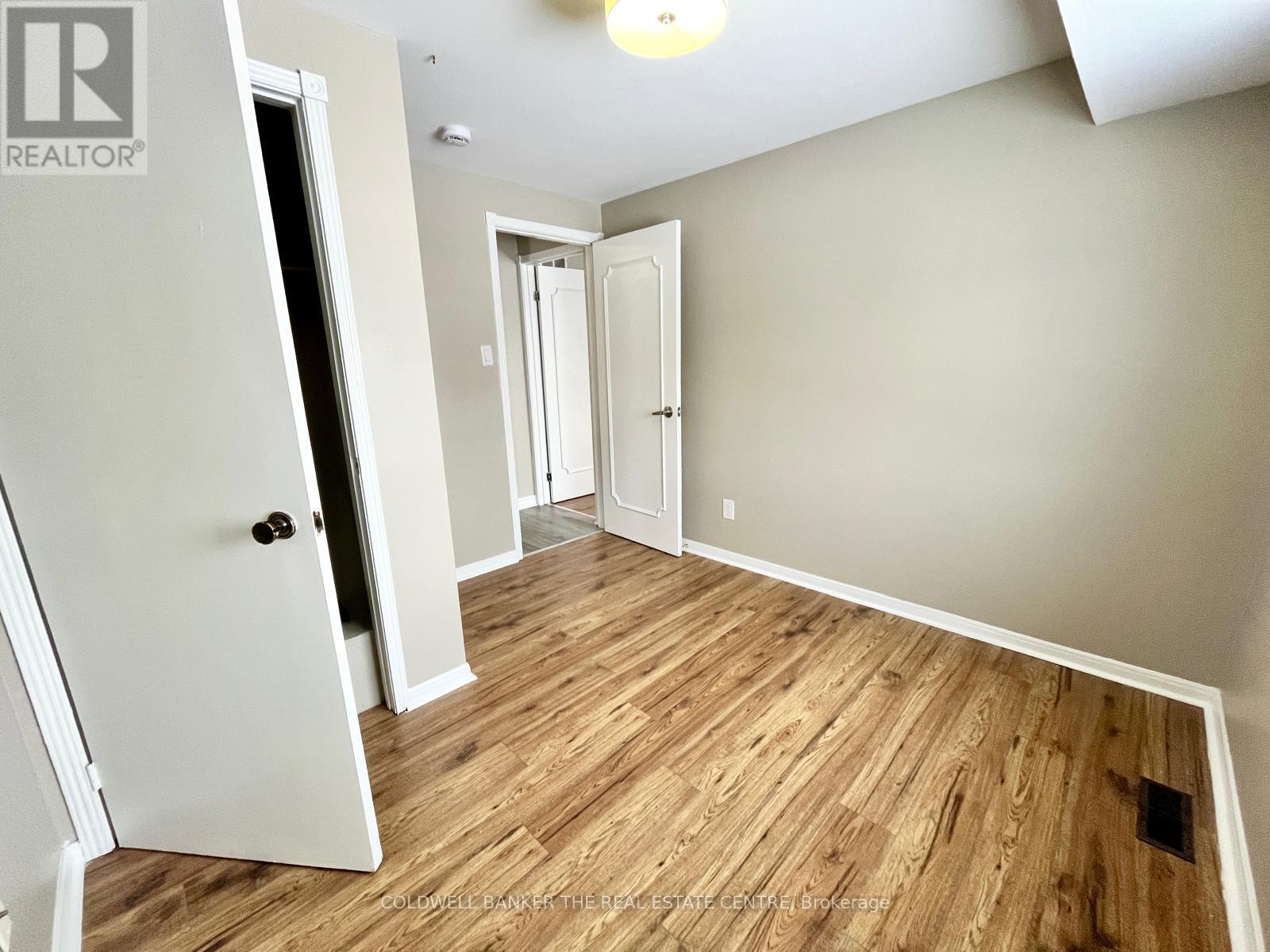 11 Chaucer Crescent, Barrie, Ontario  L4N 4T8 - Photo 9 - S12707126