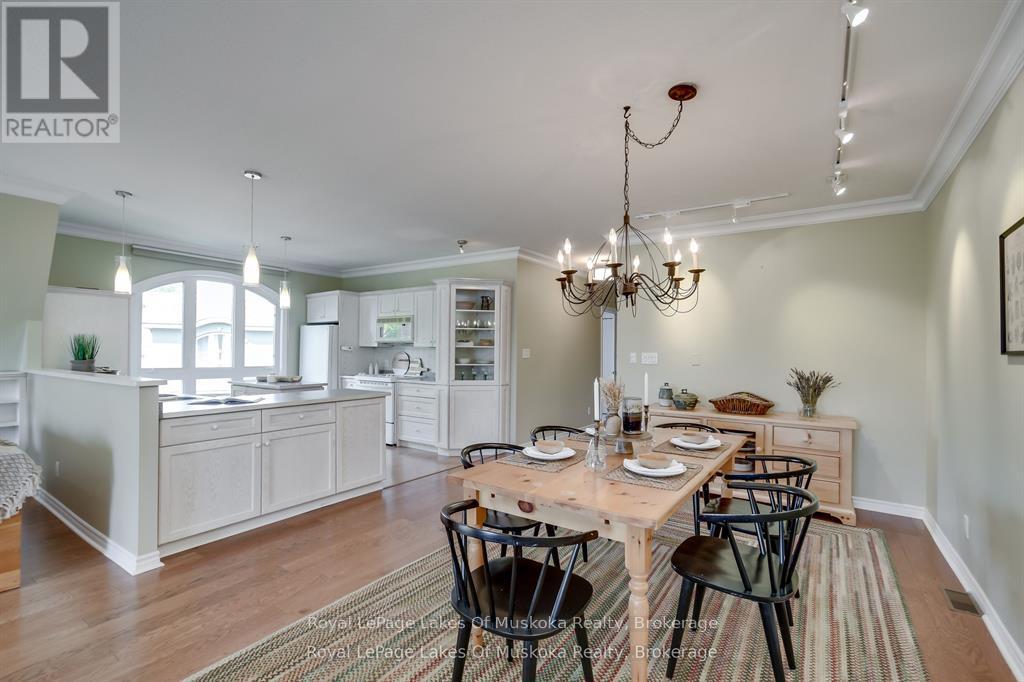 401 - 31 Dairy Lane, Huntsville, Ontario  P1H 1L7 - Photo 4 - X12707164