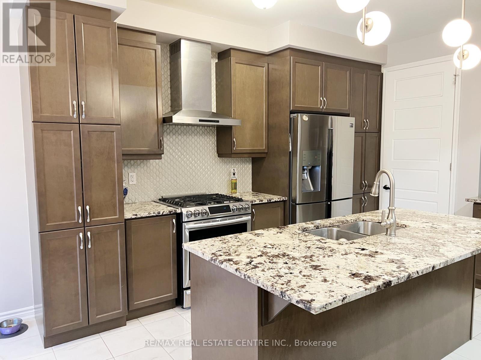 1300 Basswood Crescent, Milton, Ontario  L9T 7E7 - Photo 15 - W12650970