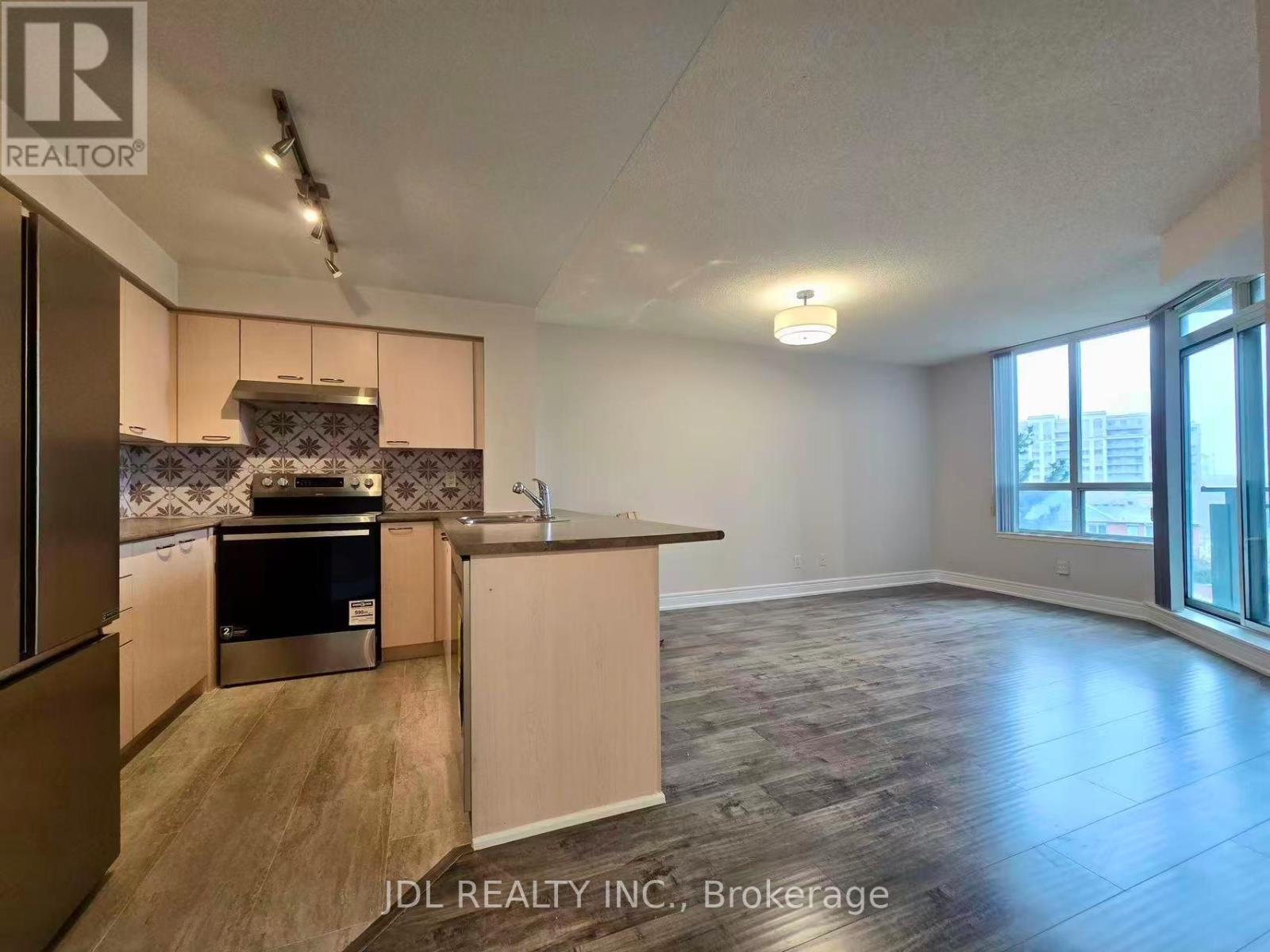 501 - 62 Suncrest Boulevard, Markham, Ontario  L3T 7Y6 - Photo 7 - N12707162