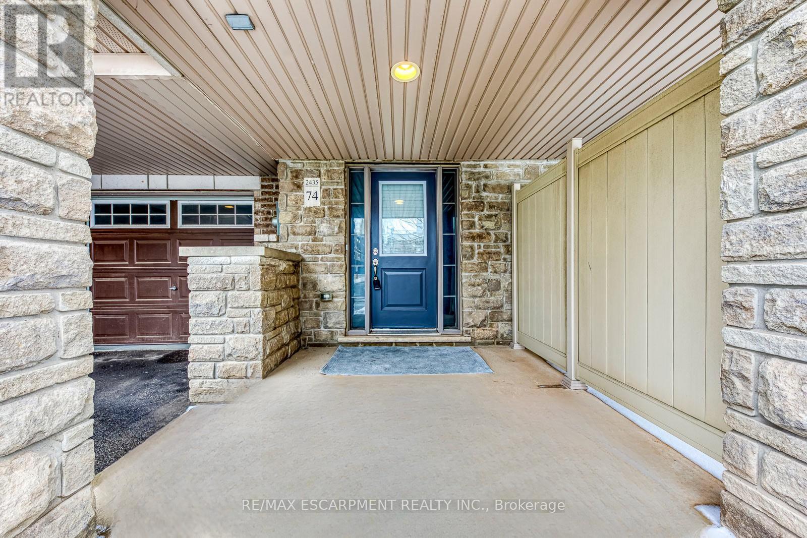 74 - 2435 Greenwich Drive, Oakville, Ontario  L6M 0S4 - Photo 2 - W12707152